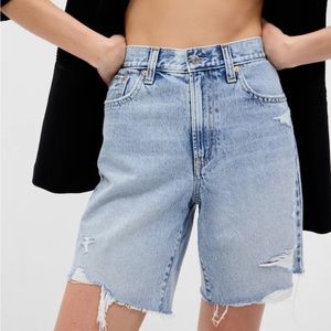 Gap 8”loose Bermuda mid rise denim short